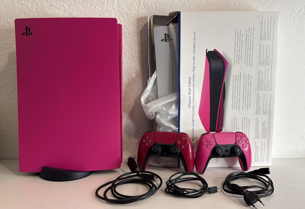 Pink PlayStation 5 Console & 2 Controllers - Great! (Gebraucht) in ...