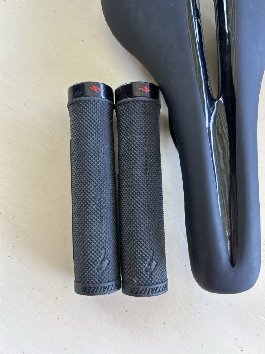 Specialized Pezzi di ricambio: Sattel Specialized mit Griffe neu – Nuovo (secondo la descrizione) da Kirchdorf BE venduto da Stella130 1
