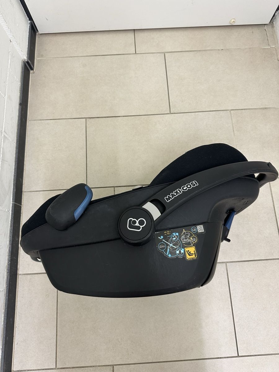 Maxi-Cosi Seggiolini per auto: Maxi cosi Pebble Plus – Usato da Dietikon venduto da mike.thorton