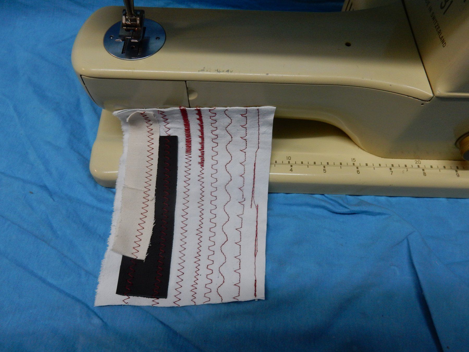 Bernina Machines à coudre: Bernina 731 Revidiert  26099 – D'occasion à Watt par Mariposa49 6