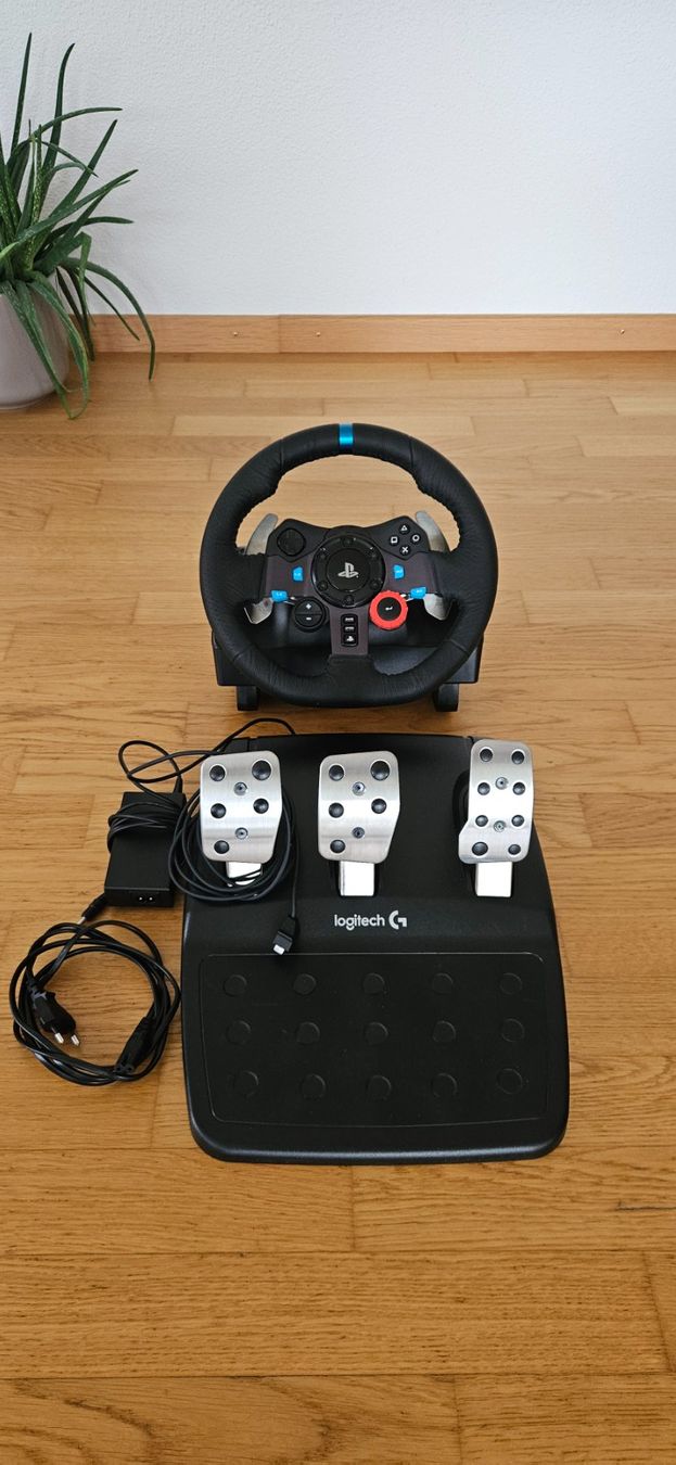 Logitech Controller: Logitech G29 Lenkrad (PS/PC) – Usato da Thayngen venduto da lopola-sh