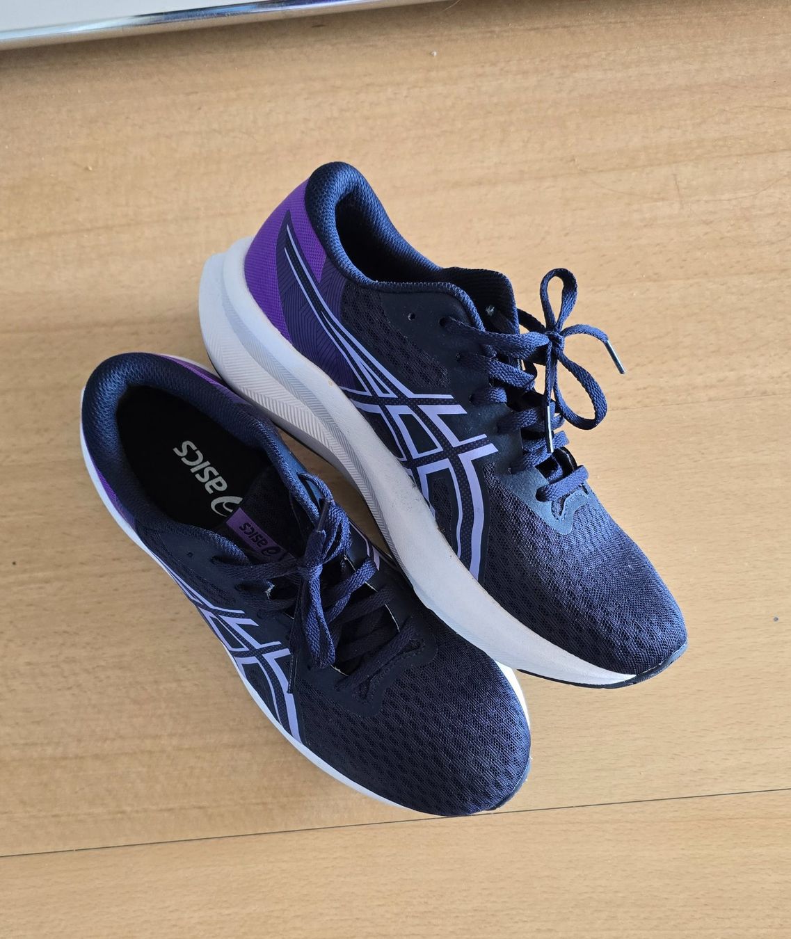 Asics Damenschuhe: Asics Laufschuhe Gr. 40 – Neu (gemäss Beschreibung) aus Sursee von M_Z 2