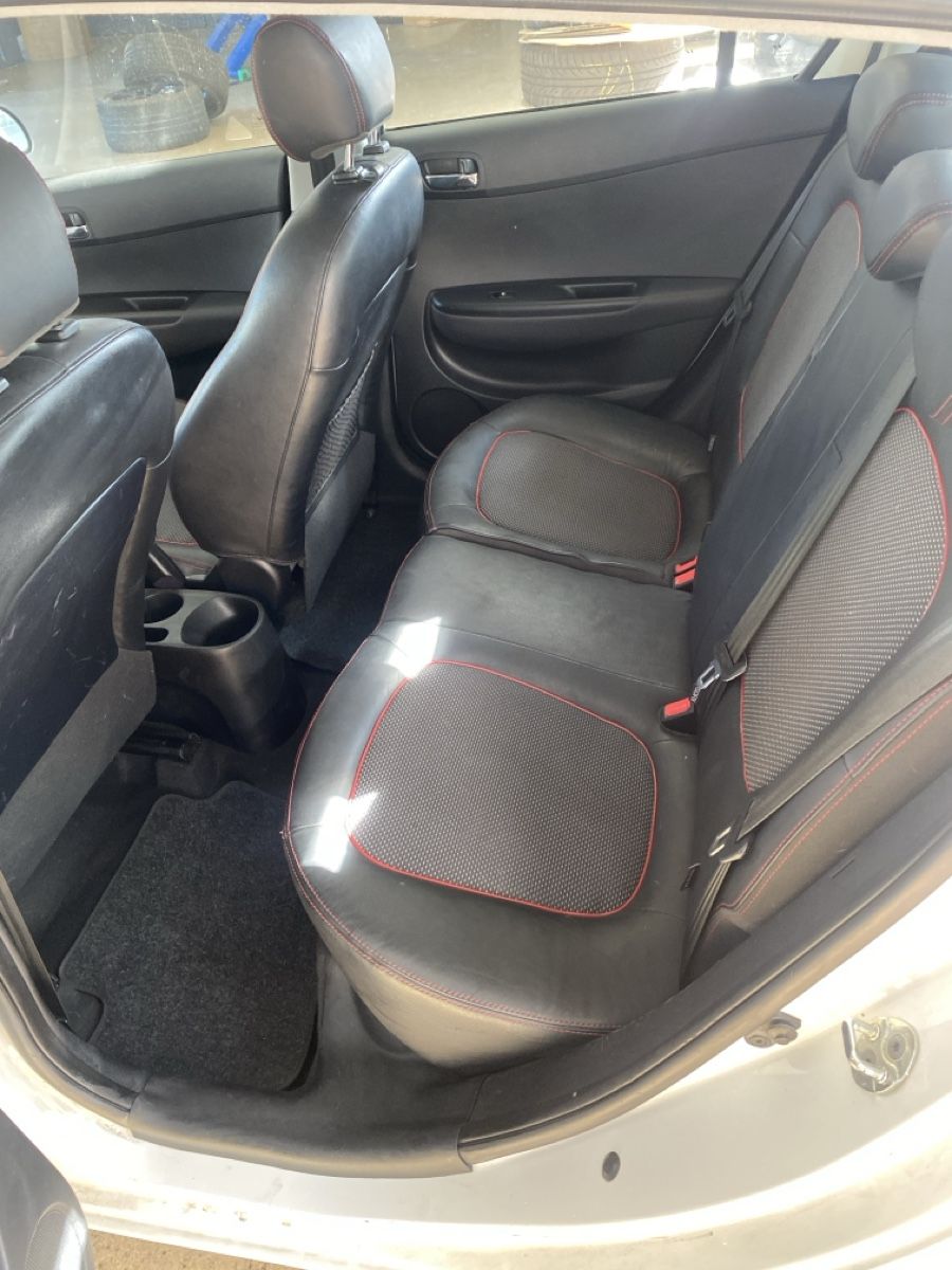 Hyundai Automobili: Hyundai i20 1,6 – Usato da Rebstein venduto da Mezzoparts 6