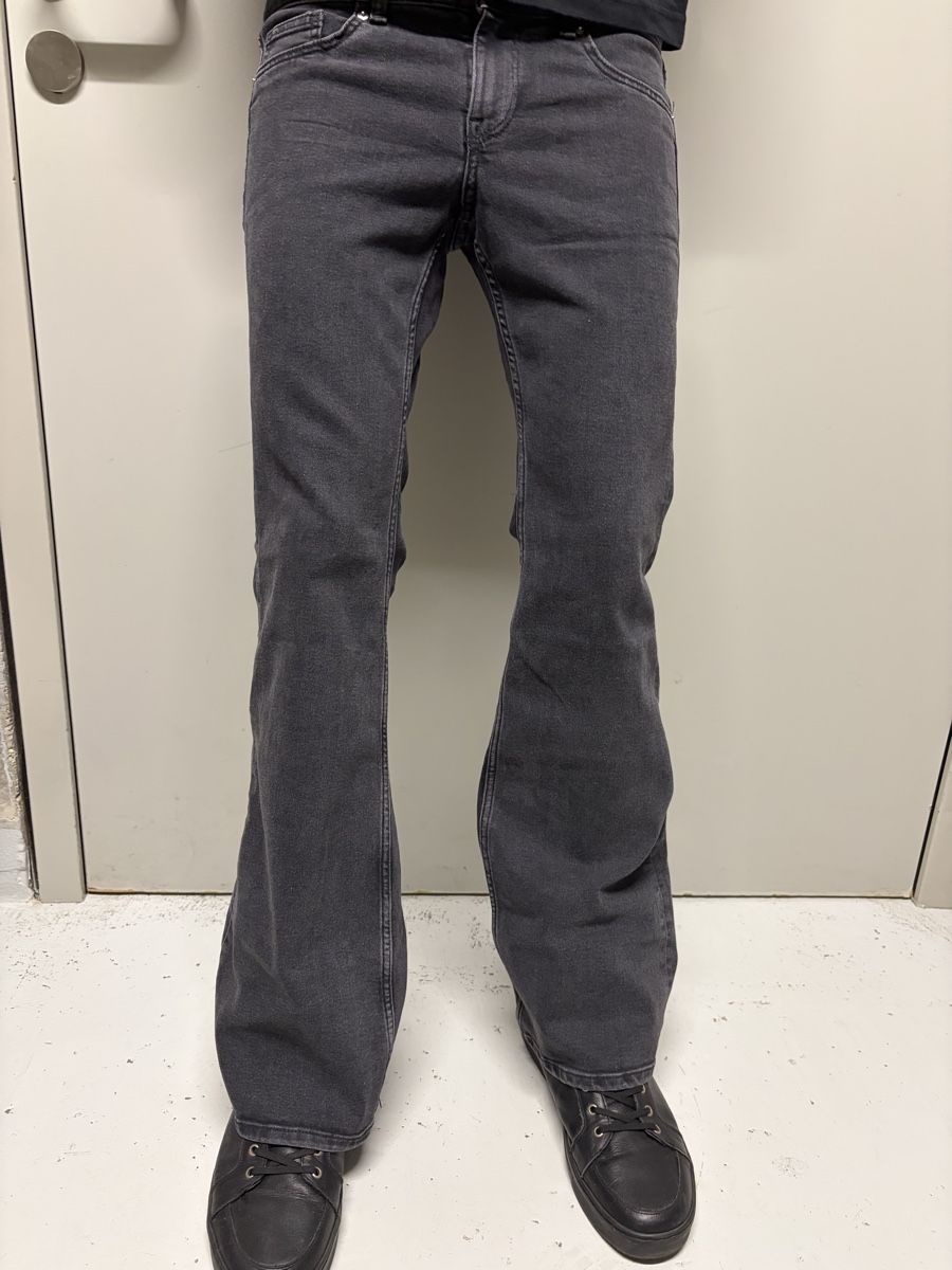 Jeans: Flared Low Rise Jeans Grey – Usato da Monts-de-Corsier venduto da dav_z62k