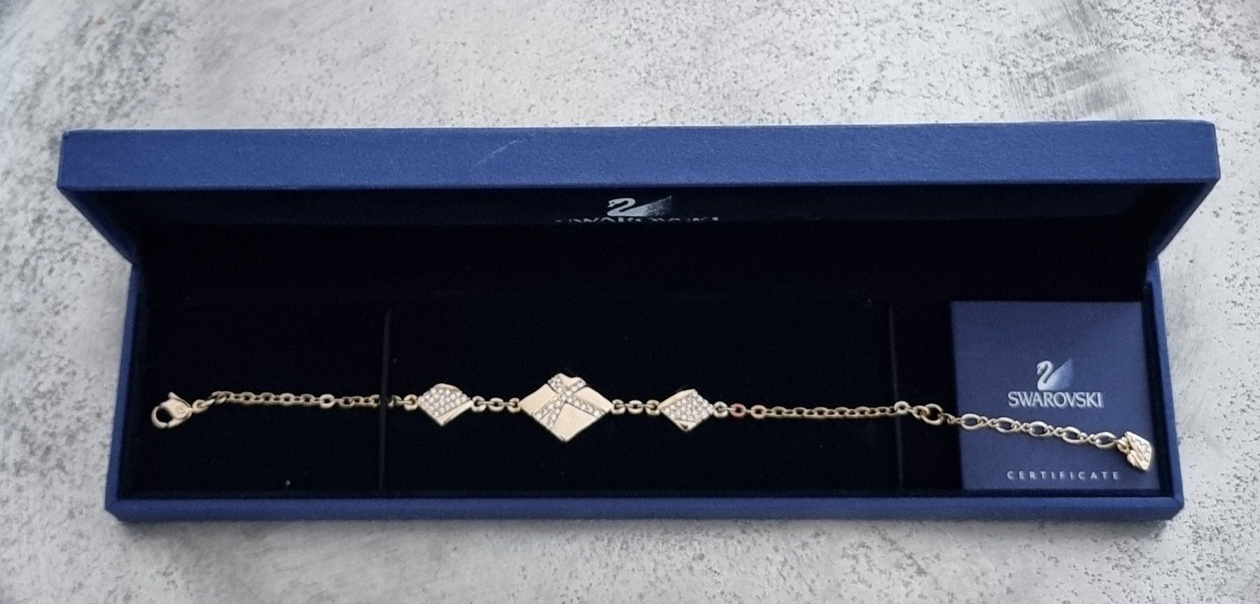 Swarovski Armbänder & -reifen: ORIGINAL Swarovski Armband goldig – Neu und originalverpackt aus Frauenfeld von Bleeddragon