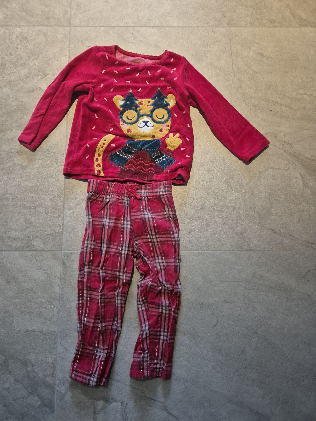 Lotti & Set di vestiti: Kleiderpaket Mädchen 92 – Usato da Ebmatingen venduto da Yvory.84 1