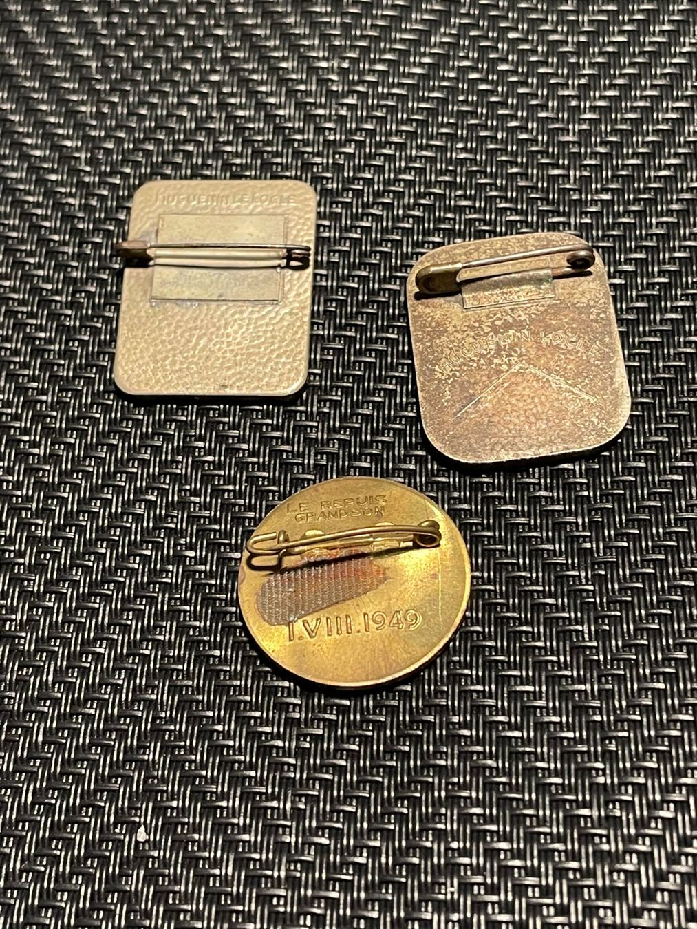 Placchette & Badge: 1 Augustabzeichen 1930, 1934 und 1949 – Usato da Aarburg venduto da glaibasel57 1