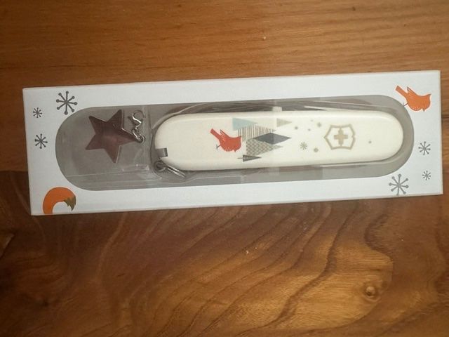 Victorinox Taschenmesser: Victorinox Super Trinker Winter Magic 2019 – Neu und originalverpackt aus Pringy von Toyotafj 3