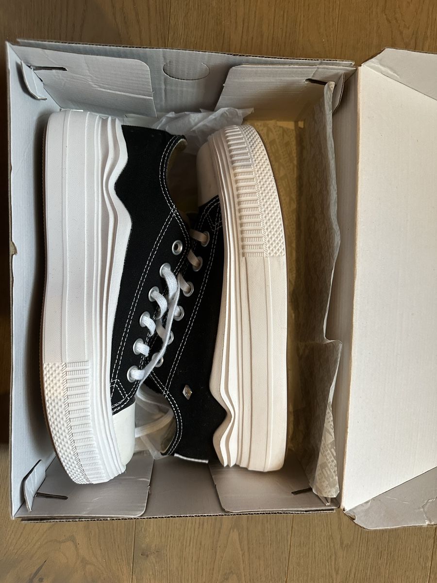 Damenschuhe: Ganz Neu Schuhe 39 – Neu und originalverpackt aus Triesen von nenaan 1