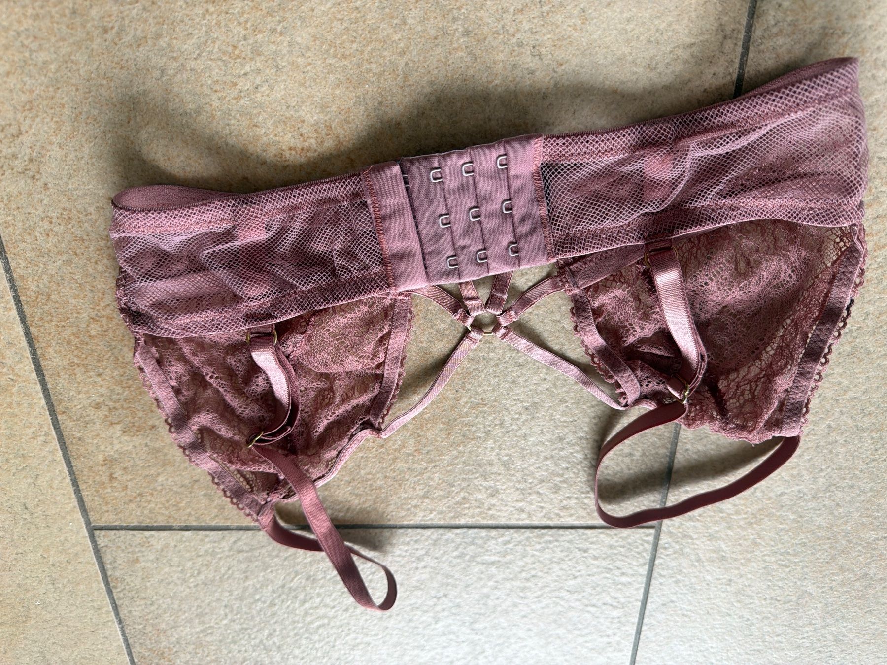 Asos Altra biancheria intima: ASOS bralette set bh & string S  rose 38 – Usato da Luterbach venduto da andybasilbenz 3