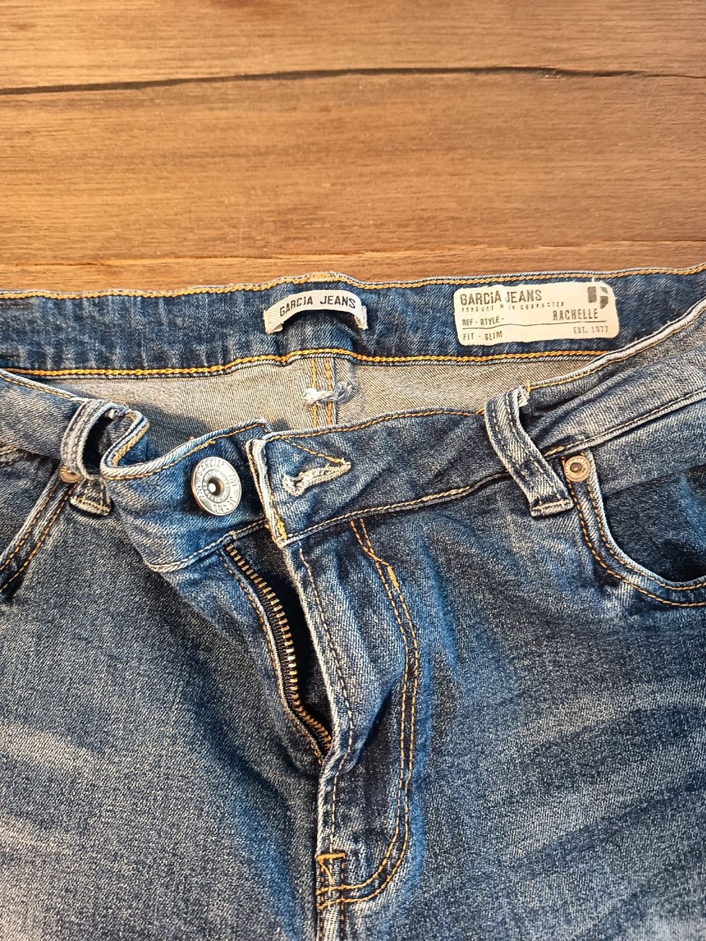 Jeans: Jeans kurz Gr. 32  – Gebraucht aus Belp von lamadefi12 1