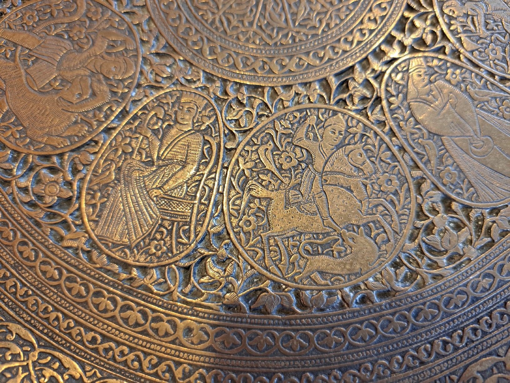 Piatti: Antiker Teller aus Bronze – Usato da Rehetobel venduto da hobirot01 6