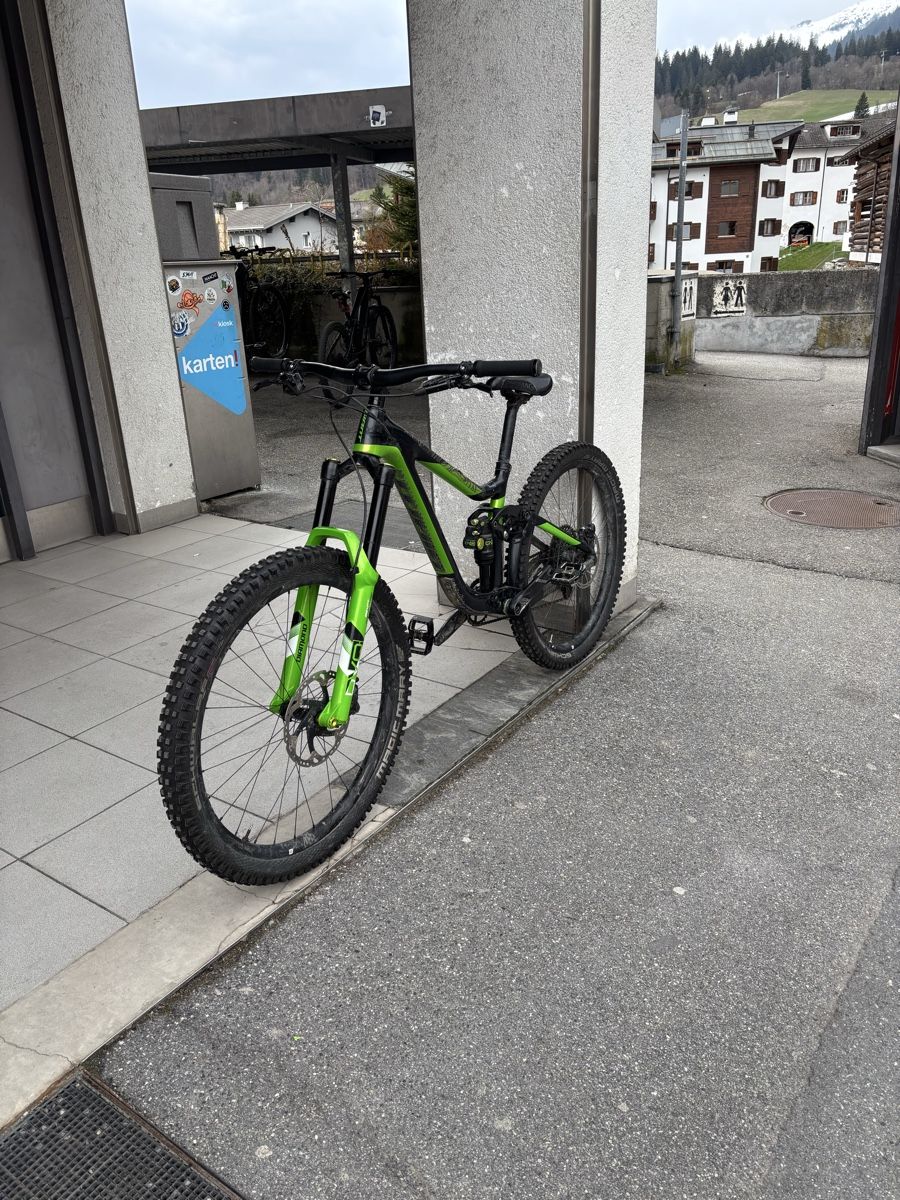 Giant Velos: Giant Reign – Gebraucht aus Umiken von alv_qhq8