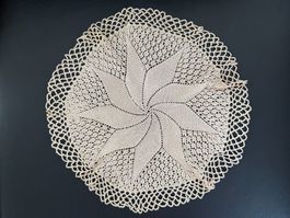 Spitzendeckchen  Untersetzer handgestrickt  Farbe beige