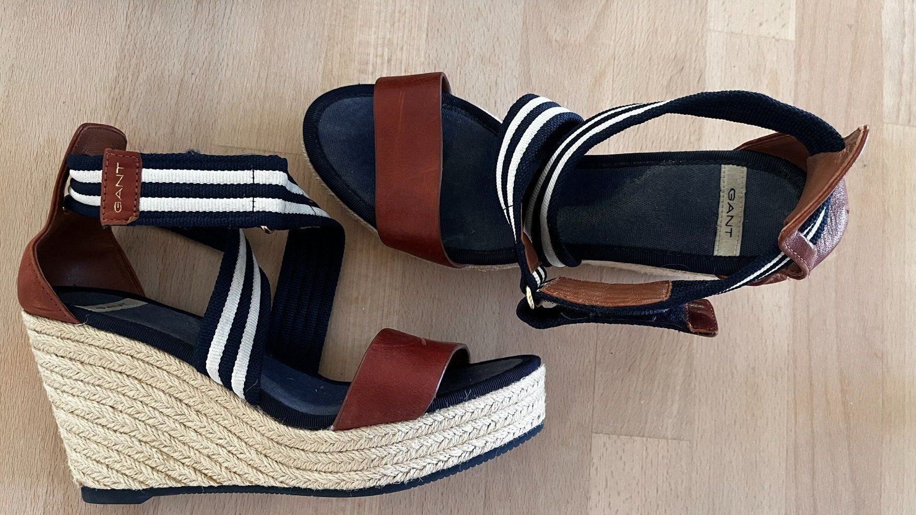 Gant Chaussures femmes: GANT Keilsandaletten Navy/Braun Gr. 38 – D'occasion à Liestal par Schatzsucher90 1