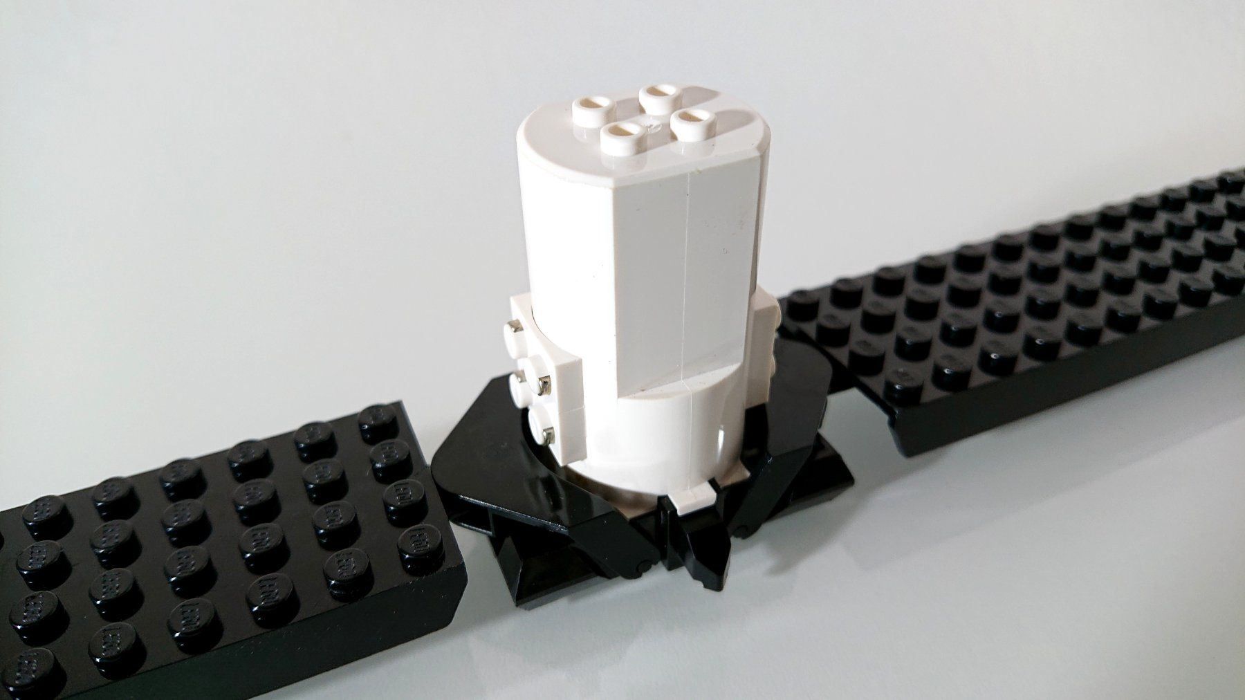 Lego Kit di costruzioni: LEGO MONORAIL ZUG MIT MOTOR – Usato da Turbenthal venduto da Ddanuh