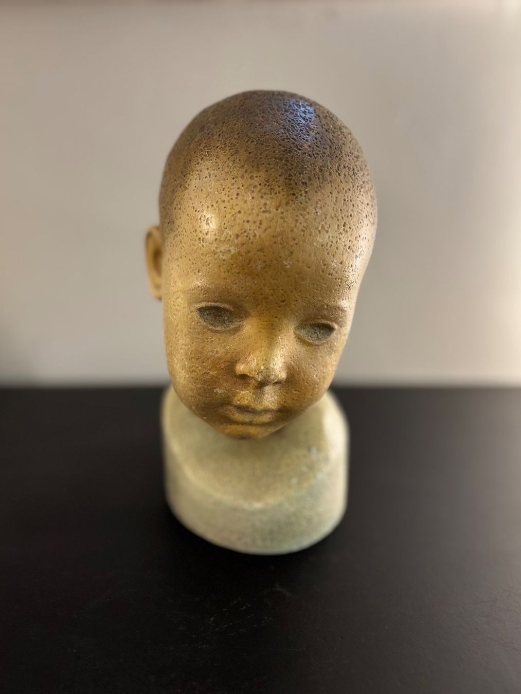 Sculture & Statue: Buste d'enfant sculpté, pièce rare – Usato da Neuchatel venduto da melagian
