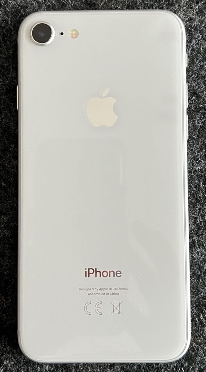 Apple Telefoni cellulari / Smartphones: iPhone 8, Silver, 64GB – Usato da Unterterzen venduto da Bienli13 1