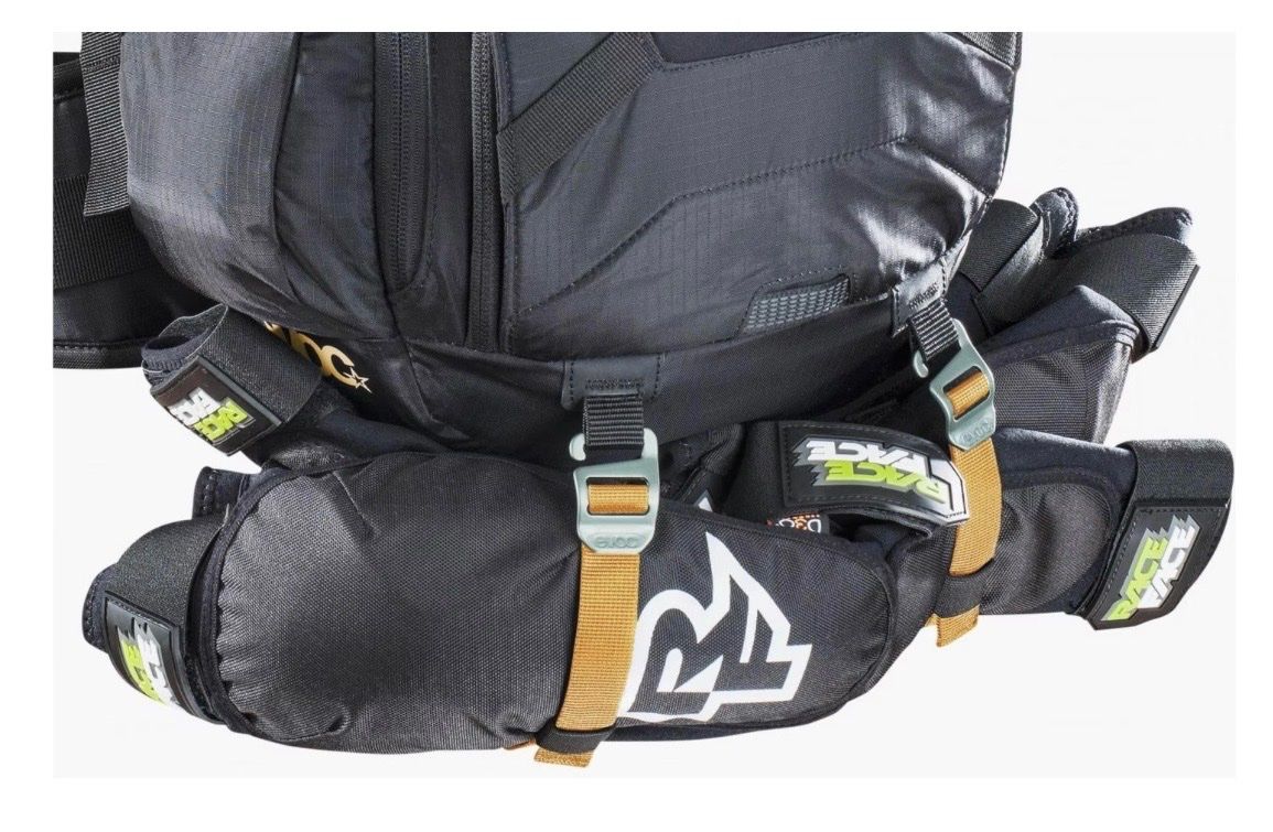 Evoc Zaini: Evoc Backpack Blackline XL – Nuovo (secondo la descrizione) da zürich venduto da silvansoundso 6