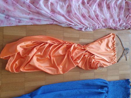 Verschiedene Soomerkleid Grösse S & XS je - 10 Fr