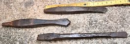 3 antike Steinmetz Meissel geschmiedet Bossiereisen