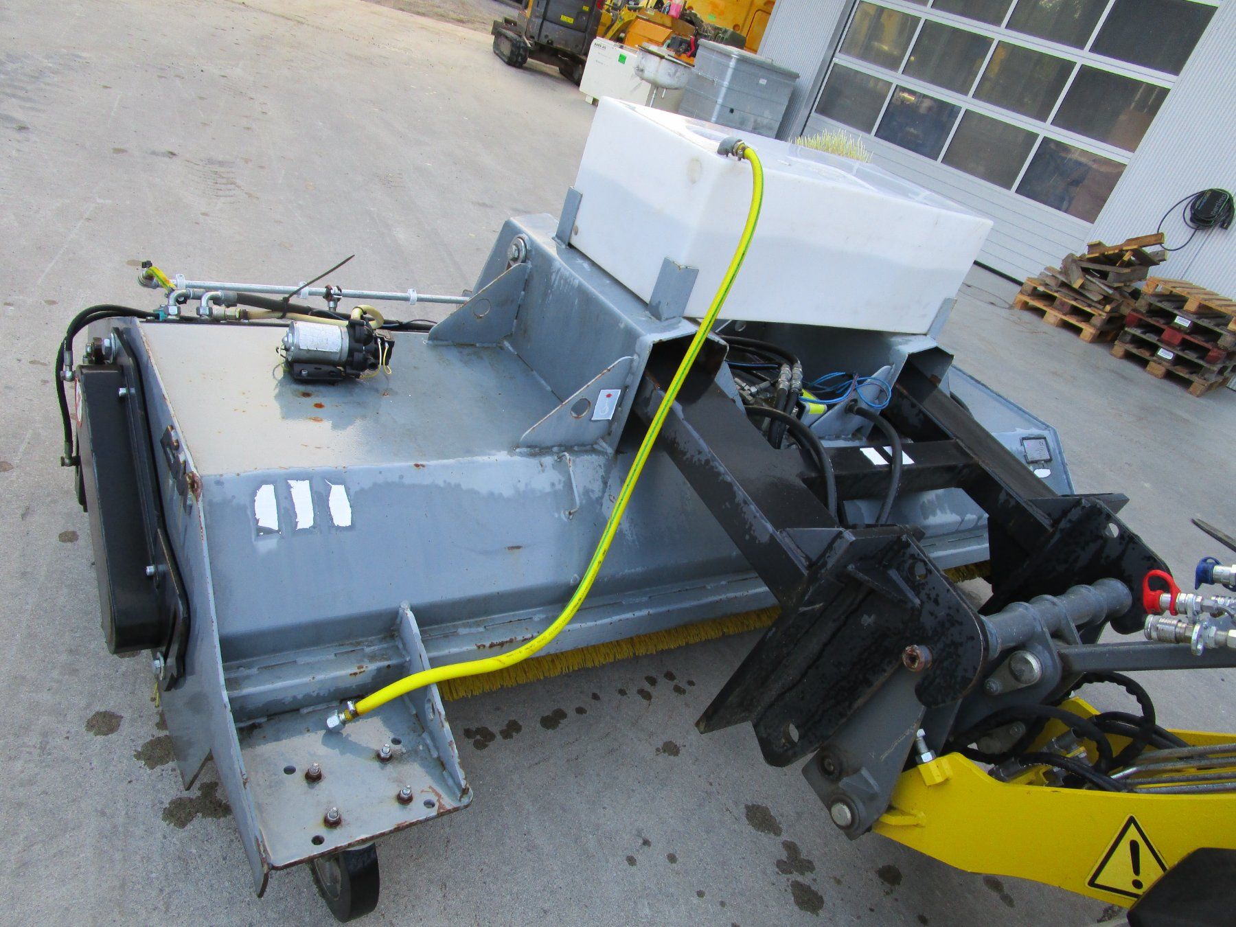 Tutte le macchine: Kehrmaschine/Strassenbesen – Usato da Rain venduto da Bob1000 2