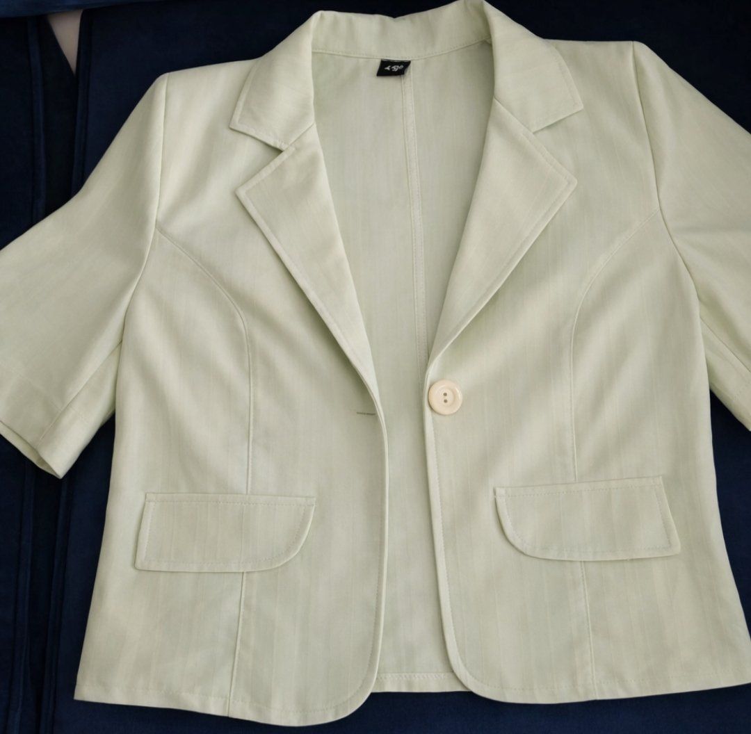 Completi & Tailleur: Sehr schöne und elegante Blazer – Usato da Urtenen-Schönbühl venduto da sep_k9jk 1