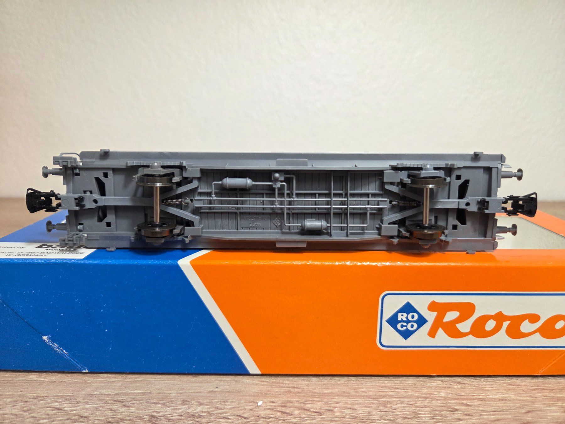 Roco Modellini di ferrovie: Roco 291024 Güterwagen Usego SBB H0 – Nuovo e nell'imballaggio originale da St-Aubin-Sauges venduto da Lo_Go 4