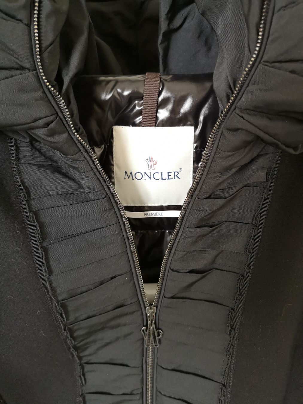 Moncler Cappotti: Damenjacke schwarz von MONCLER Première – Nuovo e nell'imballaggio originale da Schaffhausen venduto da Captancemo 5