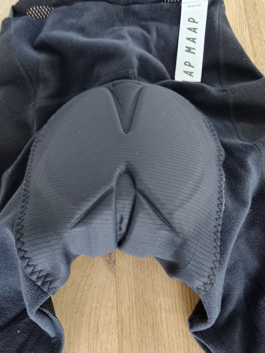 Pantaloni: MAAP Apex Deep Winter Tight 2.0 Large – Nuovo (secondo la descrizione) da Bachenbülach venduto da Food4Thought 4