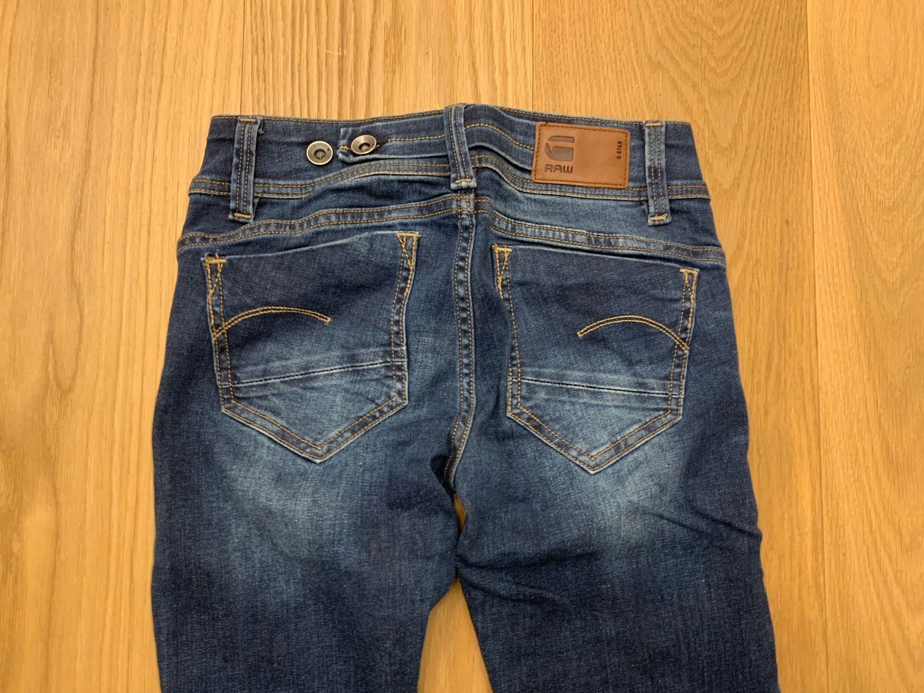 G-Star Jeans: Jeans dunkelblau G-Star raw Gr. 24/30 – Usato da Signau venduto da stalder-langenegger 2