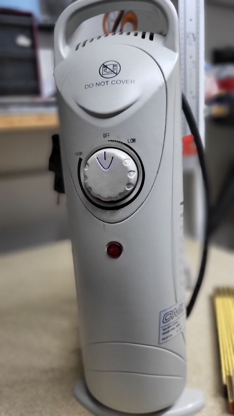 Radiatori: kleiner Oelofen 600W – Usato da Winterthur venduto da Rosuda 2