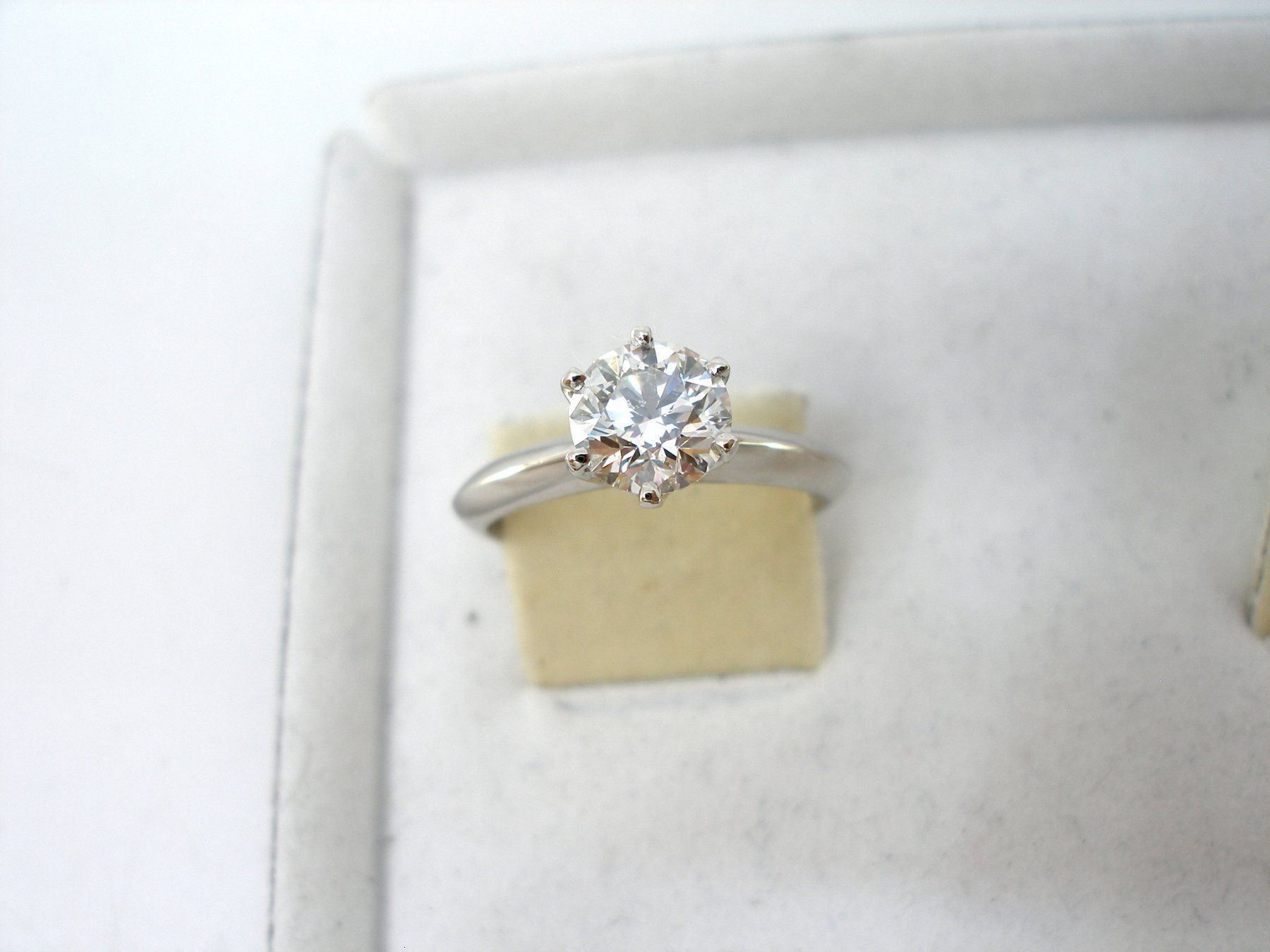 Anelli: 0.950 PLATIN SOLITAIRE RING 1.19 CT D COLOR – Nuovo e nell'imballaggio originale da Zürich venduto da SWISSTIMEARTS-AG