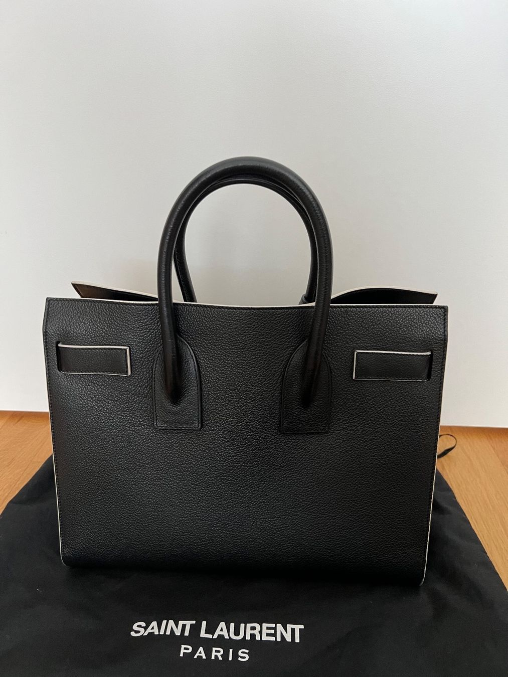 Saint Laurent Borse: Saint Laurent Sac de Jour Tasche – Usato da Klingnau venduto da Vdado 1