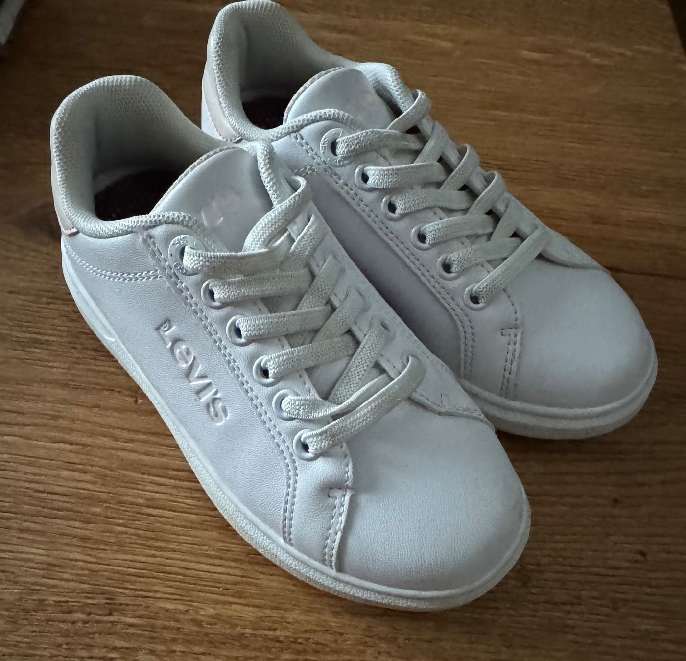 Levi's Scarpe per ragazze: Levi’s Sneakers – Usato da Herzogenbuchsee venduto da zukerka 1