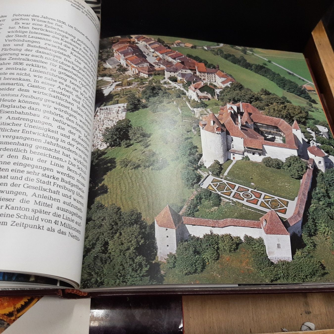 Libri: Schweizer Kantone ( Freiburg) – Usato da Zürich venduto da Schoebi19 9