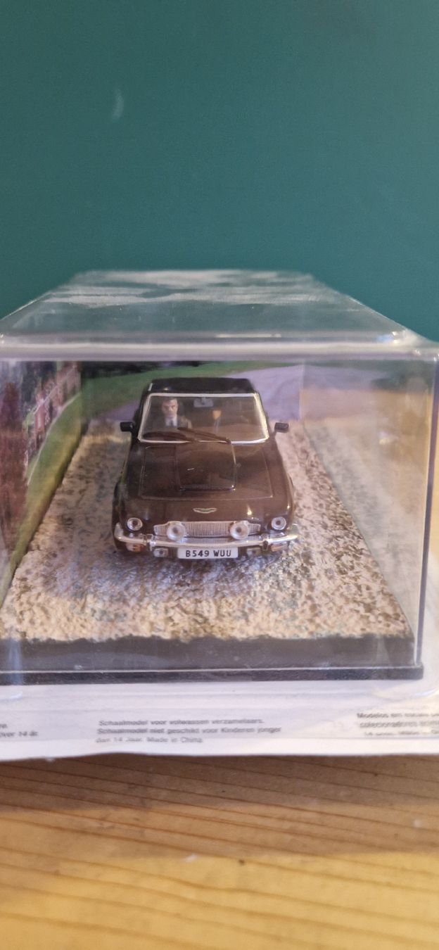 Aston Martin Modellini d'auto: ORIGINAL 007 ASTON MARTIN VANTAGE – Nuovo (secondo la descrizione) da Sarnen venduto da cox56 2