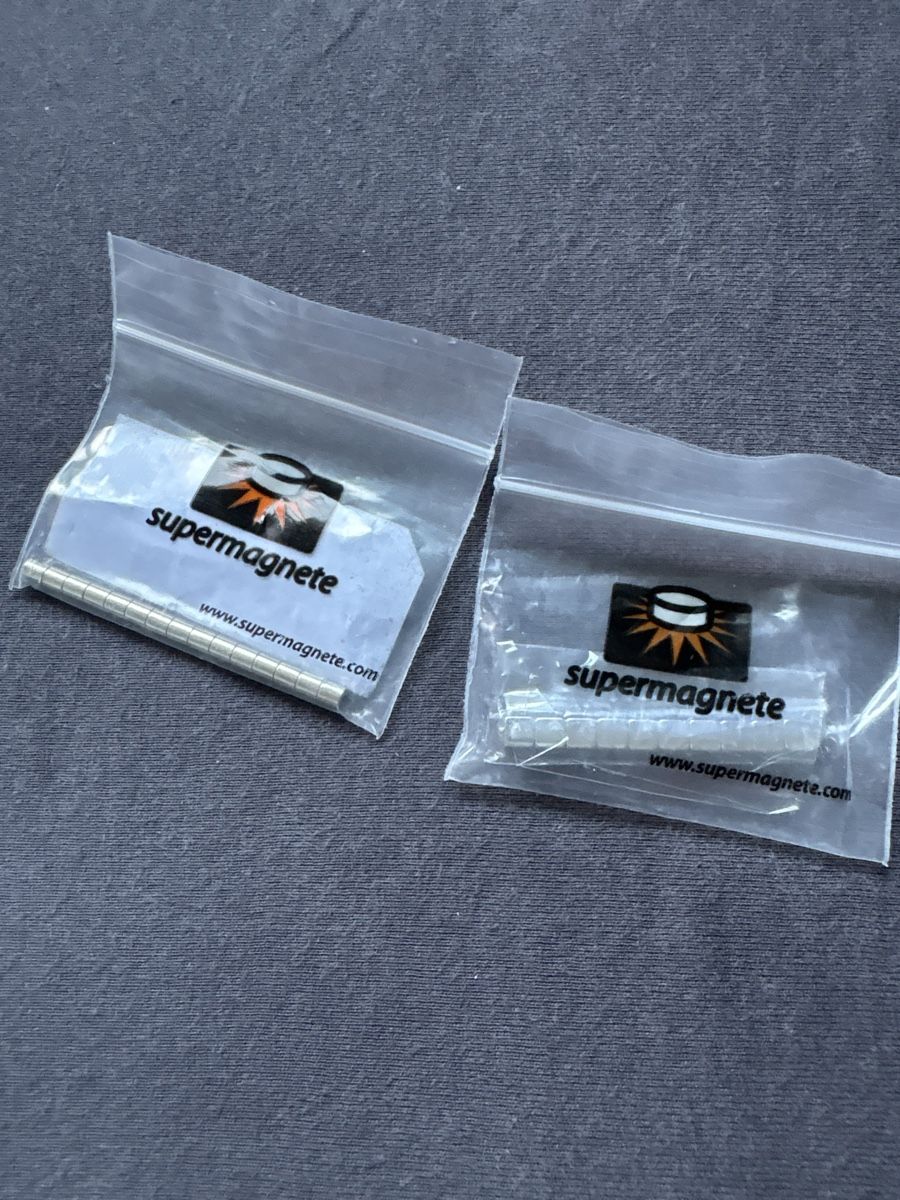 Magnete: Supermagnete Scheibenmagnete 15x 4mm x 4mm + 10x eckige – Neu (gemäss Beschreibung) aus Berneck von SESSES