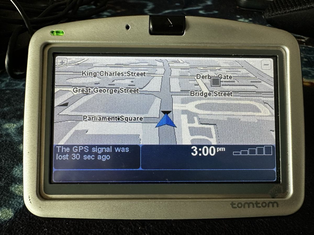 Tomtom Navigatori: TomTom Go 910 GPS Navigation Device with Accessories Used – Usato da Pully venduto da farzin 1