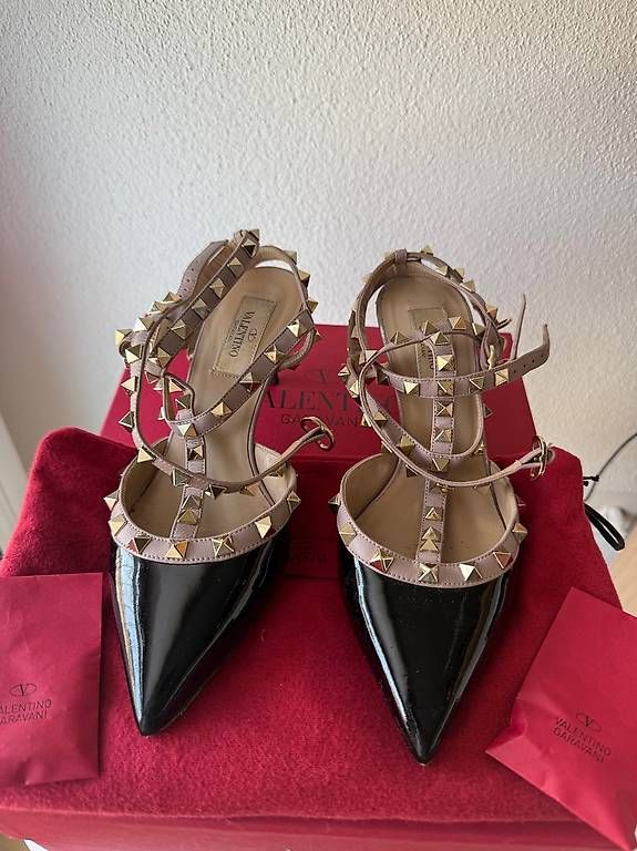 Valentino Damenschuhe: Valentino Garavani Rockstud 6.5cm sandals size 37 – Gebraucht aus Zürich von justynapl