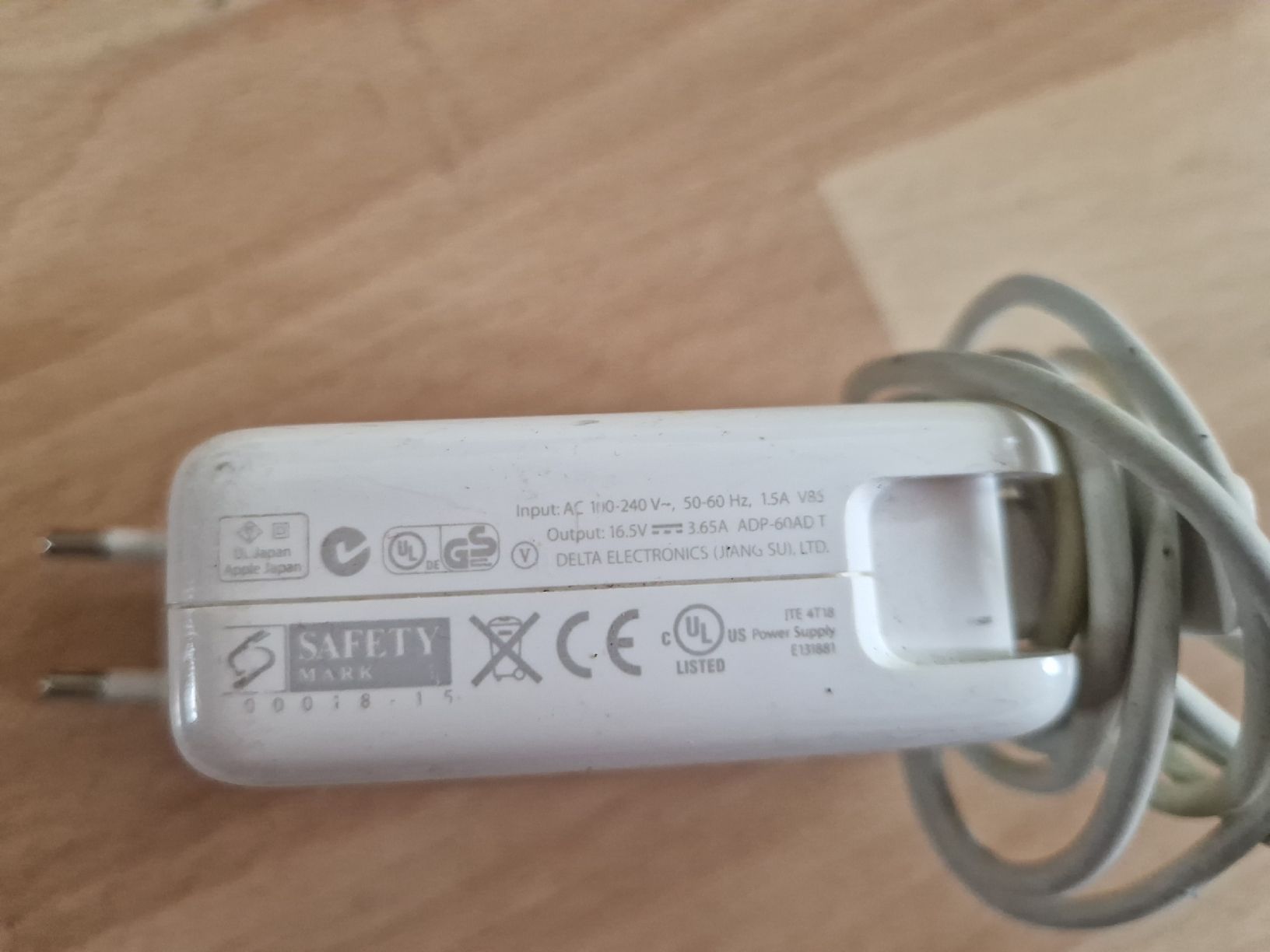 Apple Chargeur: MACBOOK LADEGERÄT – D'occasion à Zürich par Arianco 3