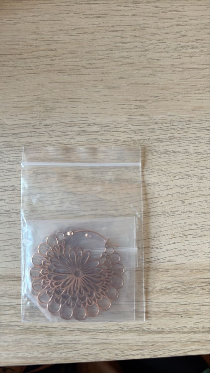Ohrringe & -stecker: Ohrringe Blumenform Roségold neu – Neu und originalverpackt aus Wangen SZ von ang_vcw8