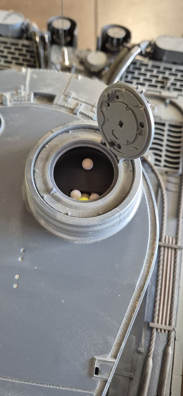 Modellbausätze & Standmodelle: Panzer – Gebraucht aus Wuppenau von Suenneli10 3