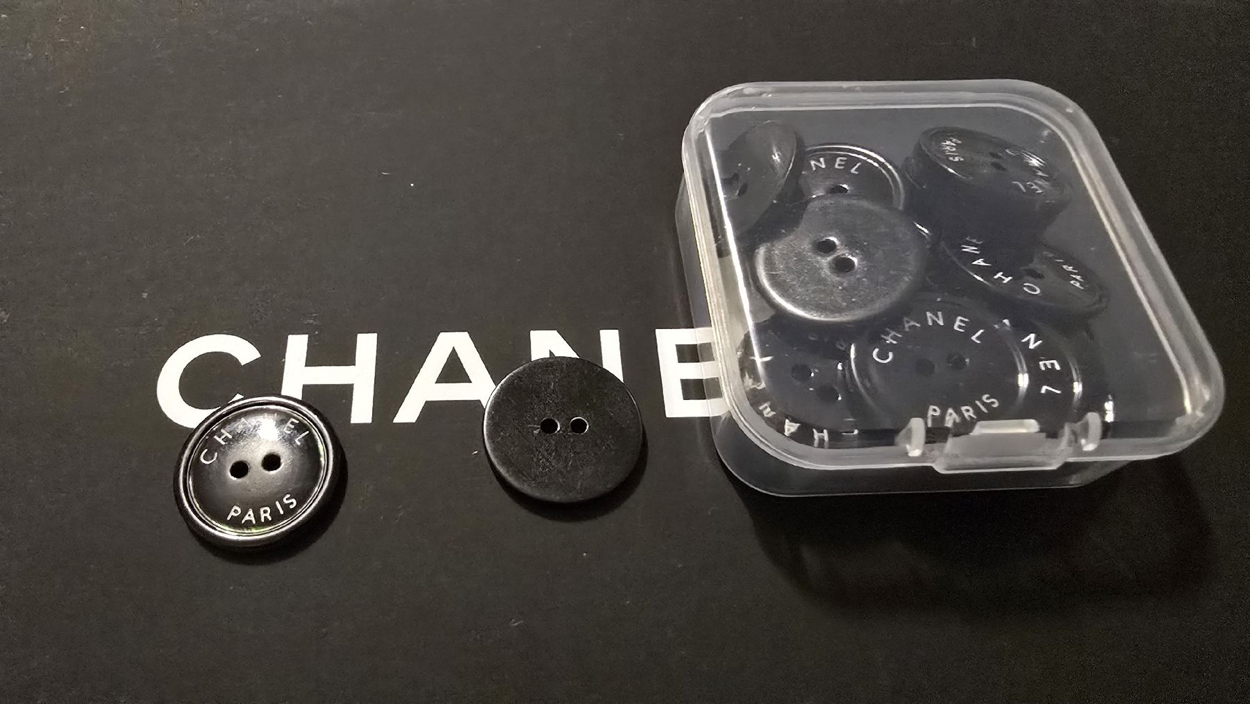 Knöpfe: Original Chanel Knopf 1 Stück – Neu (gemäss Beschreibung) aus wallisellen von funkelsternchen5