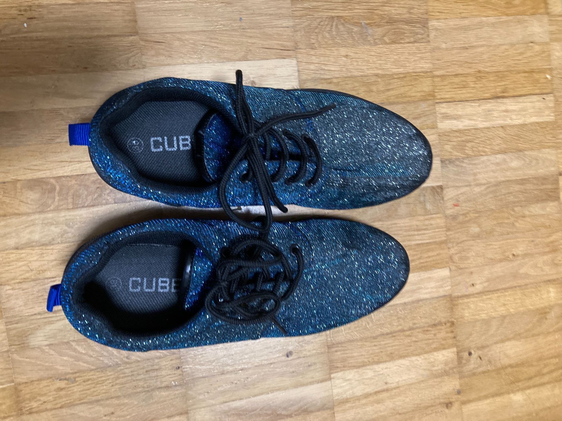 Damenschuhe: Blaue Glitzer Sneaker Gr. 38 – Gebraucht aus Thun von Vans_98 4