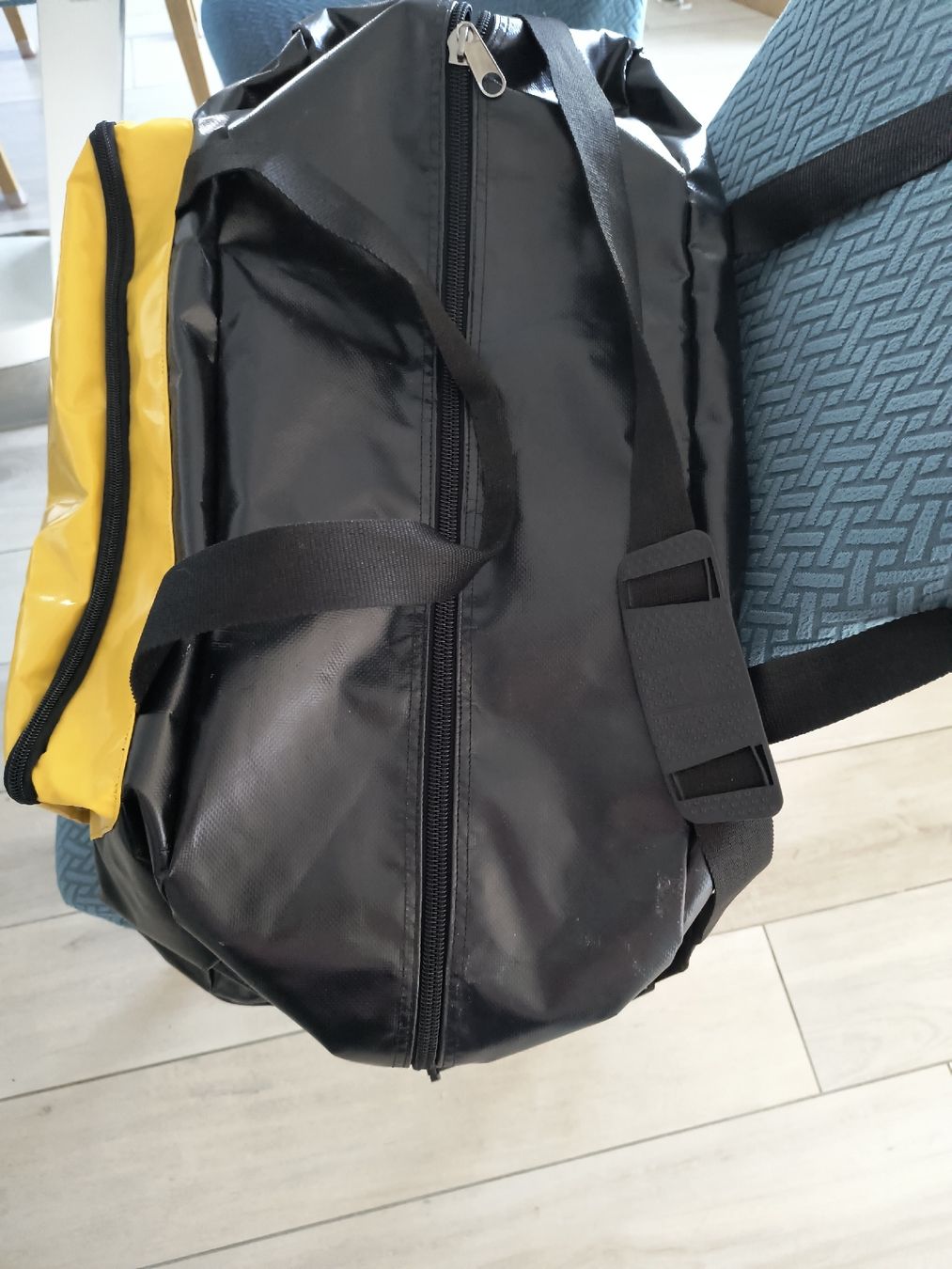 Borse: Grosse Reisetasche schwarz gelb  – Usato da Schöfflisdorf venduto da kin_2dp9 1
