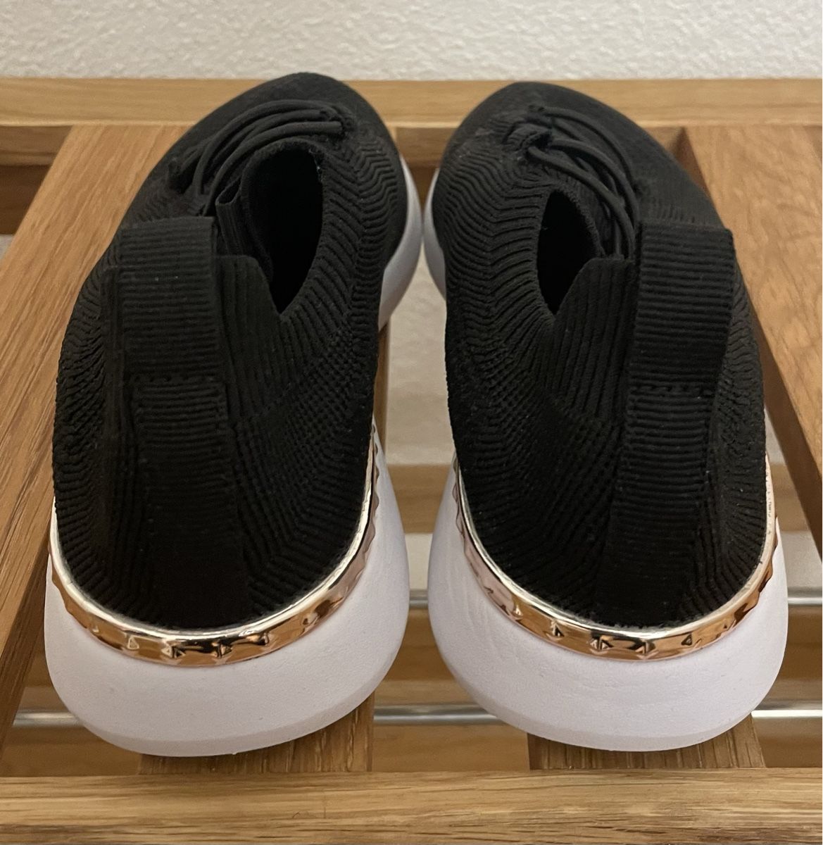 Scarpe da donna: Schwarze Sneaker von VENICE, Gr. 36 – Usato da Eschenbach SG venduto da Patri84 1