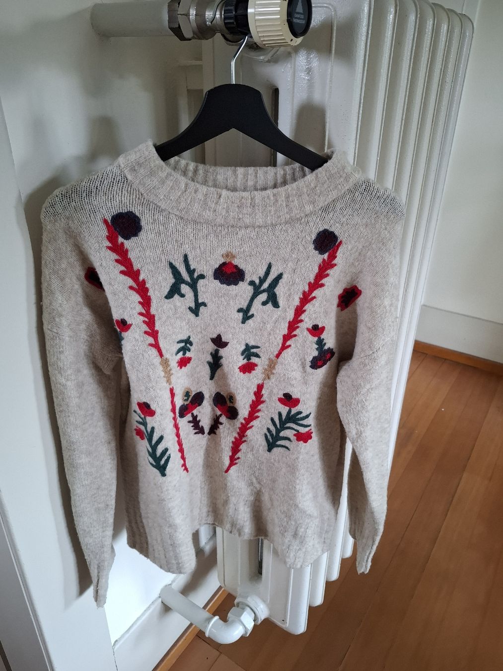 Mango Pulls & Sweat-shirts: Pullover Mango – D'occasion à Muri b. Bern par hos_qg29