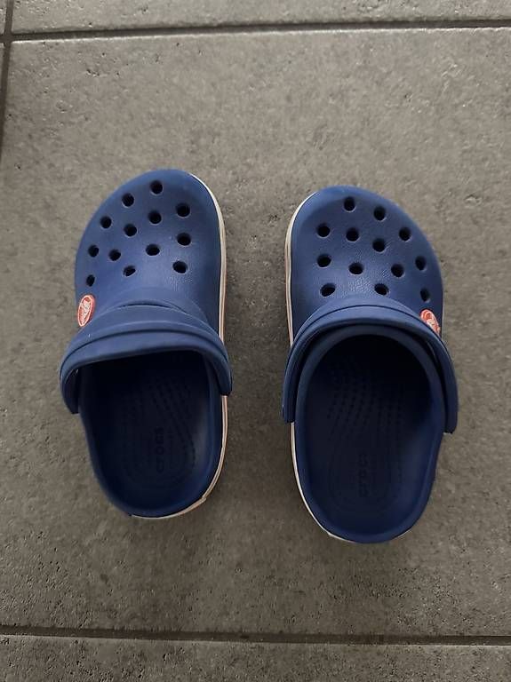 Herrenschuhe: Crocs – Gebraucht aus Basel von Spielzeugverkauf