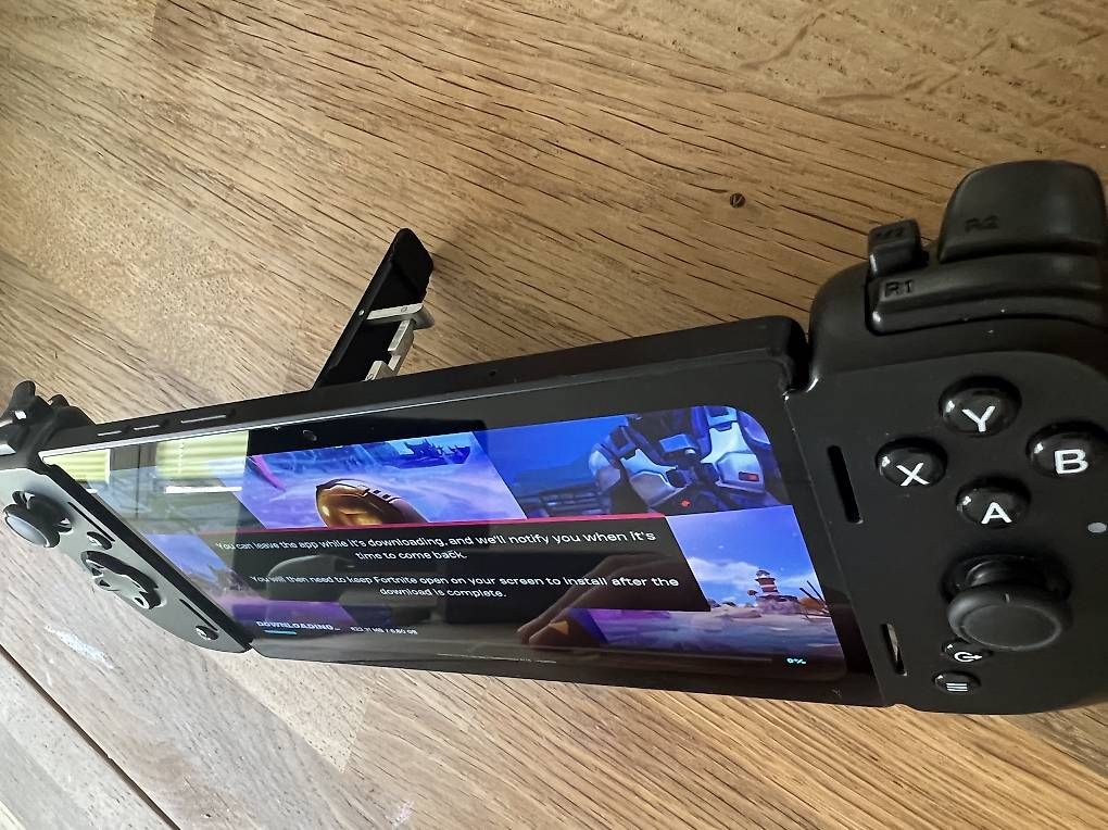 Telefoni cellulari / Smartphones: Razr Edge Handheld (Android) - wifi Version, wie neu – Usato da Rafz venduto da djmorris666 3